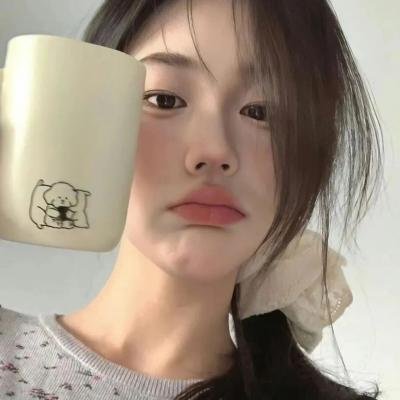 茜色少女